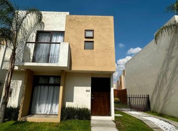 Casa de 3 habitaciones, Corregidora · Renta Casa Amplia 3 Recamaras en Puerta Real Privada Seguridad Alberca