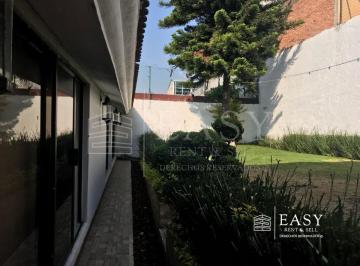 Casa de 3 habitaciones, Huixquilucan · Venta de Casa en Zona Residencial con Jardín