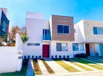Casa de 4 habitaciones, Querétaro · Casa en Renta en Fraccionamiento Grand Juriquilla