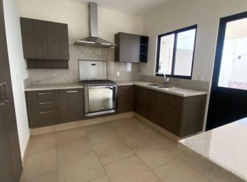 Casa de 3 habitaciones, Querétaro · Juriquilla, Cumbres del Lago, Triana, 3 Recs, 2.5 Baños, Amenidades: Alberca, Juegos Infantiles
