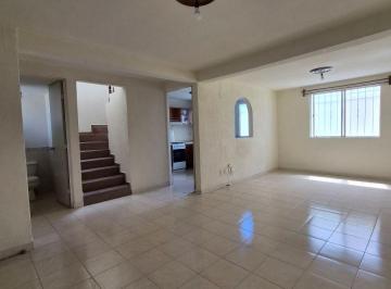 Casa de 3 habitaciones, Toluca · Casa en Renta Cerca del Aeropuerto Toluca México.