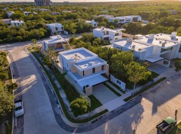 Casa en condominio de 4 habitaciones, Mérida · Hermosa Residencia de 4 Recamaras en Venta en Exclusiva Privada Tamara