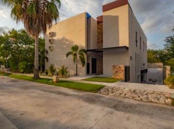 Fachada · Casa en Venta en Privada Cutzam, Yucatán Country Club, Mérida Norte