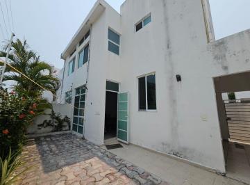 Casa de 2 habitaciones, Carmen · Renta de Casa en Fracc Bugambillias 2 Recamaras en Ciudad del Carmen