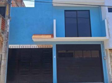 Casa de 3 habitaciones, Xalapa · Amplia Casa 3 Recamaras Cochera 2 Autos Porton Electrico