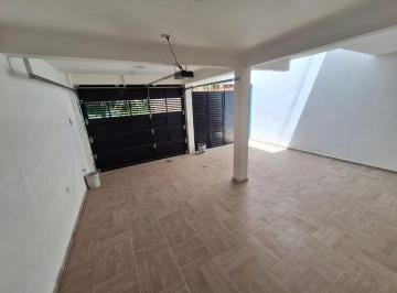 Casa de 3 habitaciones, Xalapa · Amplia Casa 3 Recamaras Cochera 2 Autos Porton Electrico