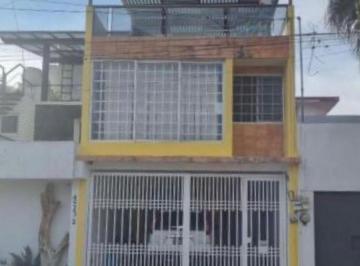 Casa de 4 habitaciones, Puebla · Casa con 4 Recámaras en Venta, Estrella del Sur, Terreno de 100 m²