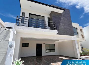 Casa de 3 habitaciones, Saltillo · Las Maravillas Preciosa, Amplia E Iluminada