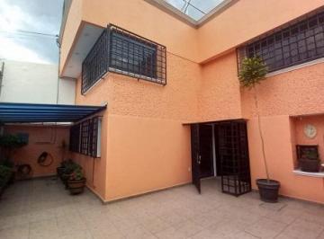 Casa de 3 habitaciones, Naucalpan de Juárez · Excelente Propiedad, de 3 Habitaciones Muy Amplias, con Baño Cada Una.
