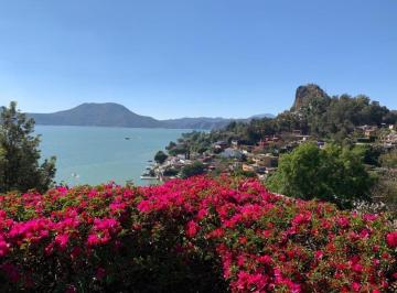 71209ec22b7e2accf2ea972d1689c4e9f238ba315633c048324ae715fdcad0f9 · Casa en Valle de Bravo con Vista Al Lago