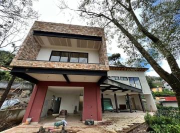 Casa en condominio · 400m² · 4 Recámaras · 5 Estacionamientos · Casa en Condominio en Venta Fracc. Punto Central, Valle de B