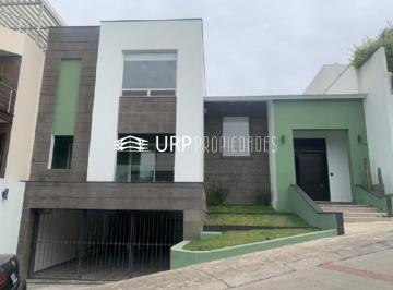 Casa de 4 habitaciones, Huixquilucan · Casa en Privada a La Venta en Bosque Real