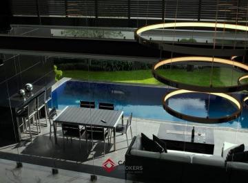 Casa · 690m² · 3 Recámaras · 6 Estacionamientos · Casa en Venta de Lujo con Alberca Colinas de San Javier