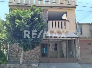 Casa · 244m² · 3 Recámaras · 1 Estacionamiento · Casa en Venta - (4)