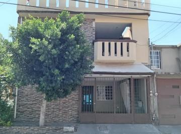 Casa · 244m² · 3 Recámaras · 1 Estacionamiento · Casa en Venta - (4)
