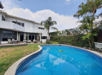 Casa de 4 habitaciones, Cuernavaca · Casa en Venta en Fracc. Jardin Tetela Vigilancia 24/7 Zona Norte en Cuernavaca, Mor $5,190,000.