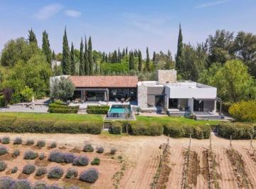Casa en condominio de 4 habitaciones, Dolores Hidalgo Cuna de la Independencia Nacional · Venta de Casa en Viñedos La Santisima Trinida
