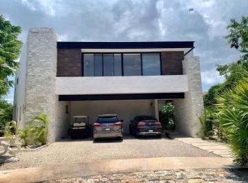 fcc1972c0724e3f96429e9b401b2dfb45d8a3a15ed215326390dc3c4aa0d918d · Casa en Privada Frente Al Lago con Espectacular Vista Dentro del Yucatan Country