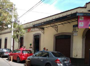 Casa de 6 habitaciones, Cuauhtémoc · Propiedad a Remodelar en Esquina con 3 Casas y Dos Locales Comerciales