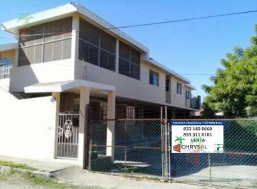 Casa · 525m² · 3 Recámaras · 4 Estacionamientos · Casa - Altamira