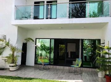 Casa · 232m² · 3 Recámaras · 2 Estacionamientos · Casa en Venta, en Lázaro Cárdenas del Rio, Cuernavaca