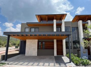 Casa de 3 habitaciones, Querétaro · Casa en Venta Altozano