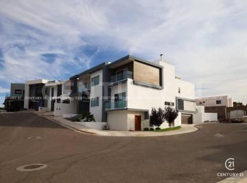 Casa · 734m² · 4 Recámaras · 2 Estacionamientos · Casa en Venta en Residencial Vistas de Las Lomas Chihuahua, Chih.