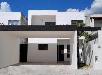 Casa de 3 habitaciones, Mérida · Casa en Renta de 3 Recámaras en Jardines del Norte, Mérida