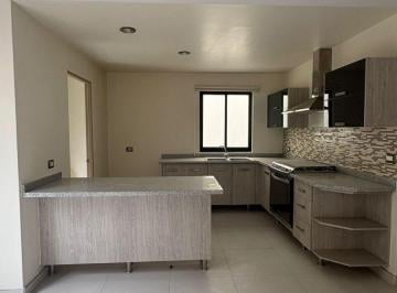 Casa de 3 habitaciones, El Marqués · Casa en Renta en Zibata, 3 Recs. 2.5 Baños, Jardín. Amenidades