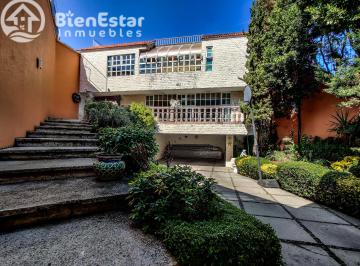 Casa de 3 habitaciones, Toluca · Casa en Venta Toluca Colonia Morelos Sobre Corredor Urbano a 7 Min del Centro