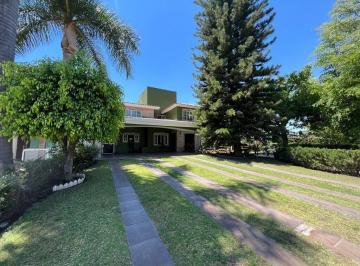 Casa en condominio de 5 habitaciones, Zapopan · Hermosa Residencia en Renta Sobre El Circuito Principal de Valle Real