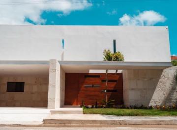 Casa · 450m² · 4 Recámaras · 4 Estacionamientos · | Magnifica Casa Sin Muebles en Renta |