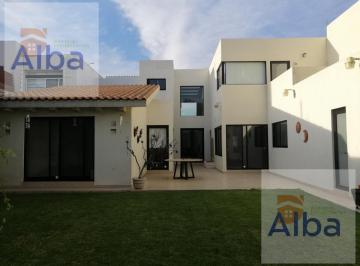 Casa · 370m² · 3 Recámaras · 2 Estacionamientos · Casa en Venta en Campestre Club de Golf Sur