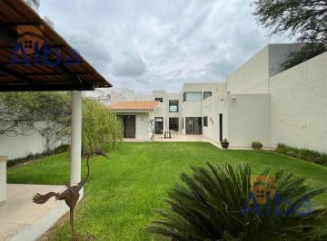 Casa · 370m² · 3 Recámaras · 2 Estacionamientos · Casa en Venta en Campestre Club de Golf Sur