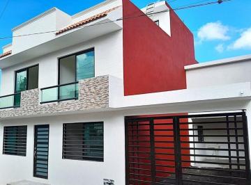Casa de 3 habitaciones, Xalapa · 4 Recamaras 1 Recamara en Planta Baja a 5 Minutos Jardines de Xalapa