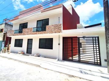 Casa de 4 habitaciones, Xalapa · 4 Recamaras 1 Recamara en Planta Baja Cerca Jardines de Xalapa