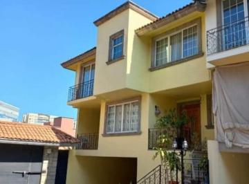 Casa en condominio · 382m² · 3 Recámaras · 3 Estacionamientos · Casa en Condominio en Interlomas