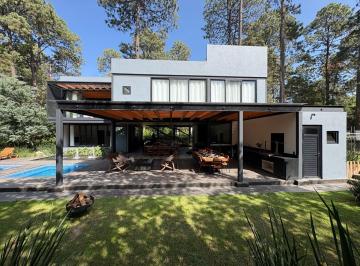 Casa · 276m² · 4 Recámaras · 4 Estacionamientos · Casa en Venta - (4)