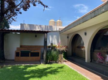 Casa de 3 habitaciones, Huixquilucan · Casa con 3 Jardines en La Herradura
