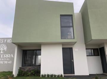 Casa · 153m² · 3 Recámaras · 2 Estacionamientos · Casa en Venta en Altozano Morelia
