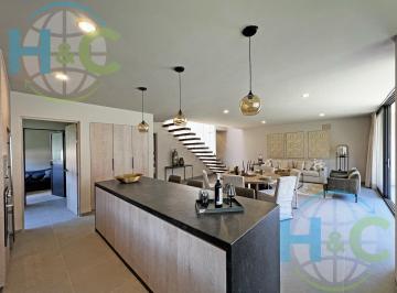 Casa · 264m² · 3 Recámaras · 2 Estacionamientos · Venta Casa en Altozano El Nuevo Queretaro Condominio Niebla