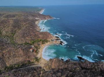 Terreno / Lote , San Pedro Pochutla · Terreno en Playa Tembo de 1350 m²
