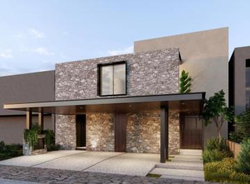 Casa en condominio · 355m² · 5 Recámaras · Casa en Condominio en Altozano