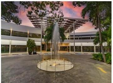 Local comercial · 149m² · 25 Estacionamientos · Local en Renta en Plaza de Cancún con Estacionamiento