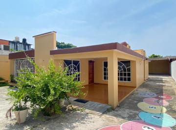 Casa de 3 habitaciones, Coatzacoalcos · Rento Amplia Casa Para Oficinas Climatizada, Cochera P/6 Autos Centrica, Una Planta