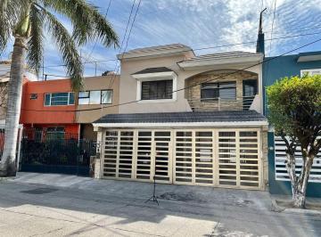 Casa de 6 habitaciones, Guadalajara · Casa Venta Indepencia Oriente, Guadalajara, Jalisco.