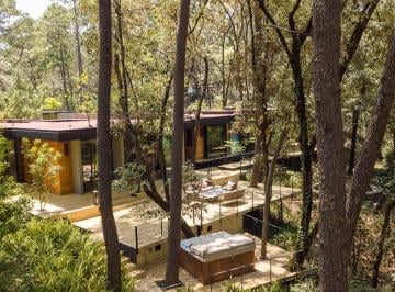 Casa · 700m² · 4 Recámaras · 7 Estacionamientos · Casa en Venta - (4)