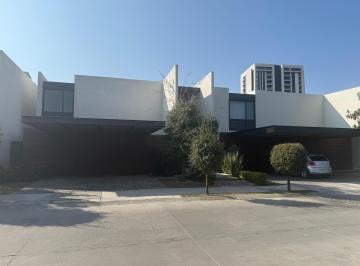 Casa de 3 habitaciones, Celaya · En Venta Casa en Fraccionamiento Magno Residencial