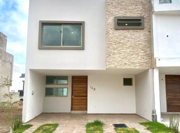 Casa de 3 habitaciones, Zapopan · Excelente Casa en Venta en Capital Norte Dentro del Coto Alicante