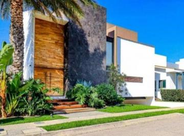 Casa · 490m² · 5 Recámaras · 4 Estacionamientos · Casa en Fraccionamiento en Paraíso Country Club Emiliano Zapata - Maz - 1713 - Fr